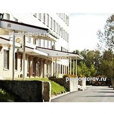 Скорая помощь — Частная клиника, Остров