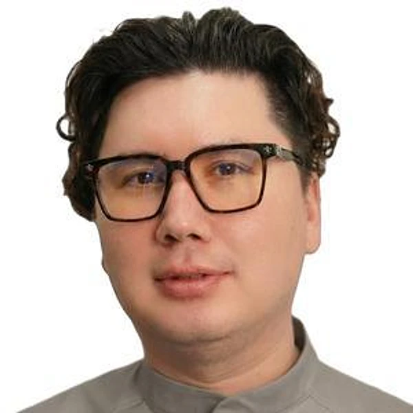 Айданов Ильнур Файзиевич — Стоматолог-ортодонт, Омск