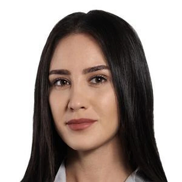 Сафарова Луиза Юсуповна — Офтальмолог (окулист), Лазерный хирург, Санкт-Петербург