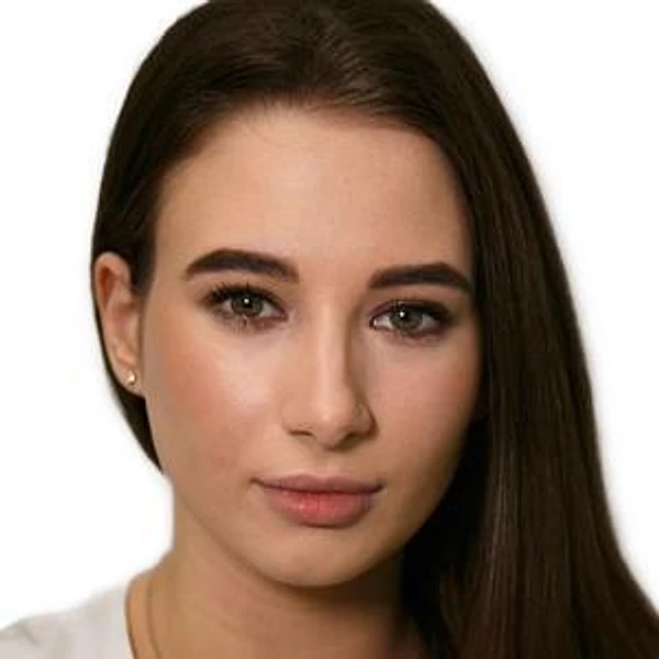 Сазонова Владислава Дмитриевна — Стоматолог-ортодонт, Смоленск