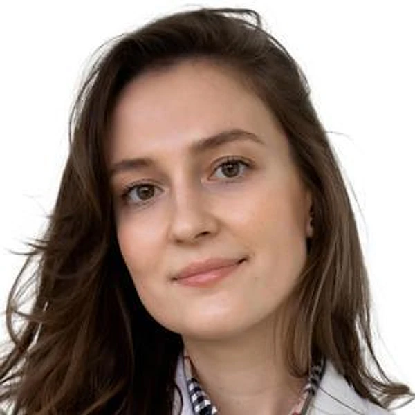 Исакова Юлия Игоревна — Пластический хирург, Череповец