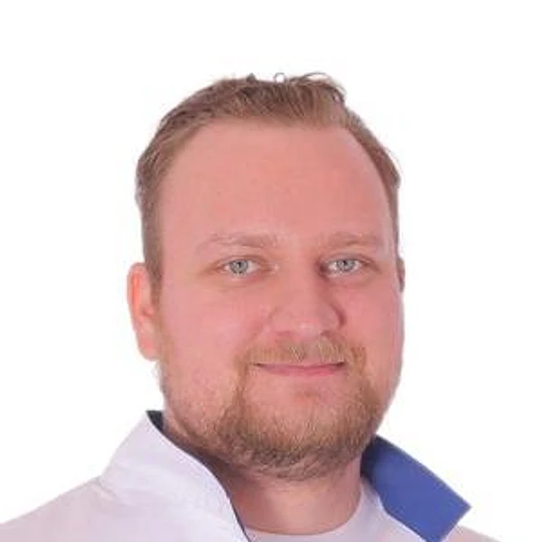 Комаров Артем Романович — Стоматолог, Озёры