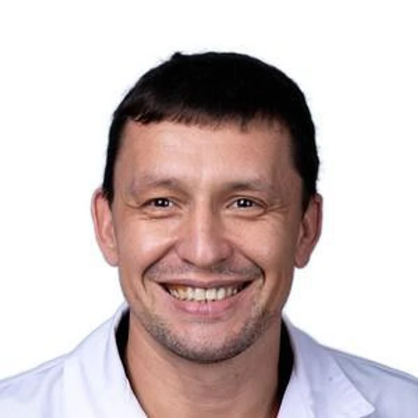 Гиниятуллин Айрат Мавлютович — Сосудистый хирург (ангиохирург), Флеболог, Казань