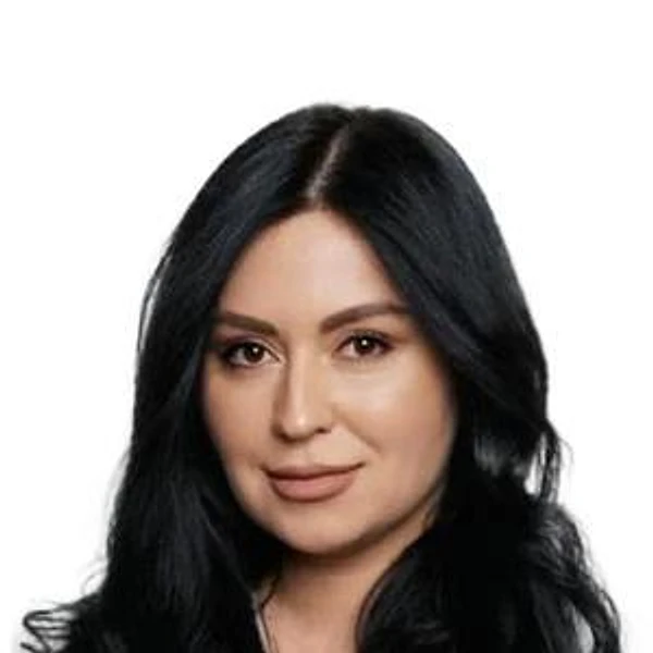 Устинова Александра Владимировна — Стоматолог, Москва
