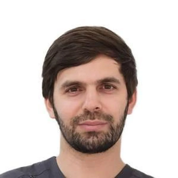 Исмаилов Магомед Газиявович — Сосудистый хирург (ангиохирург), Малоинвазивный хирург, Флеболог, Хасавюрт