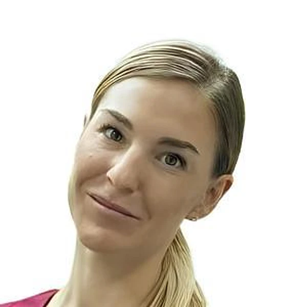 Ильясова Анастасия Альбертовна — Стоматолог, Екатеринбург