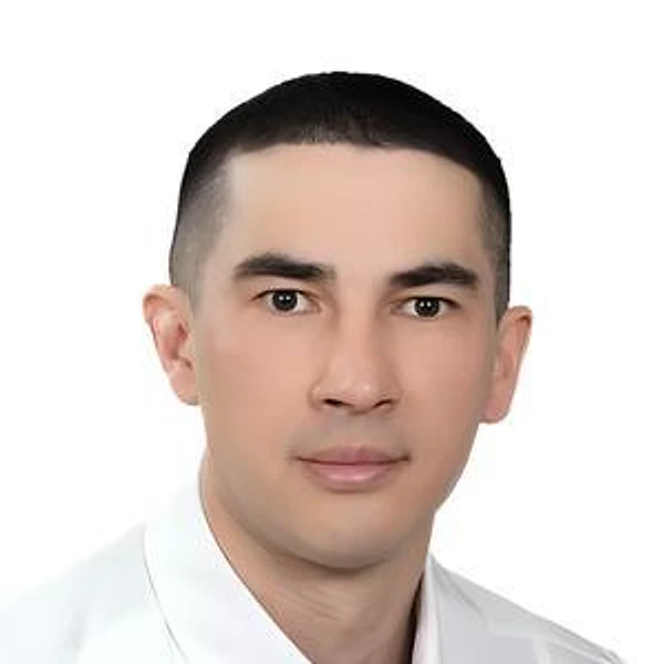 Абдюшев Булат Рустемович — Ортопед, Травматолог, Москва