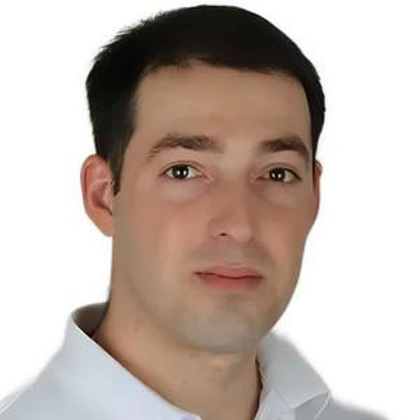 Степаненко Владислав Евгеньевич — Стоматолог, Стоматолог-хирург, Москва