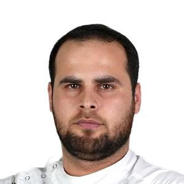 Абдурахманов Амир Самирович — Стоматолог-ортопед, Каспийск