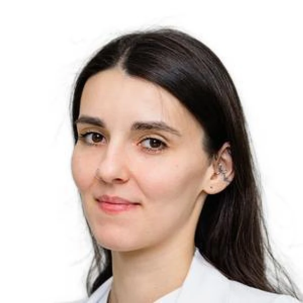 Гадзаова Алина Алановна — Сосудистый хирург (ангиохирург), Флеболог, Владивосток