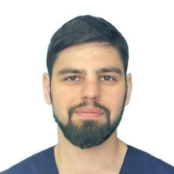 Карапетян Эрнест Гарникович — Стоматолог, Волгоград
