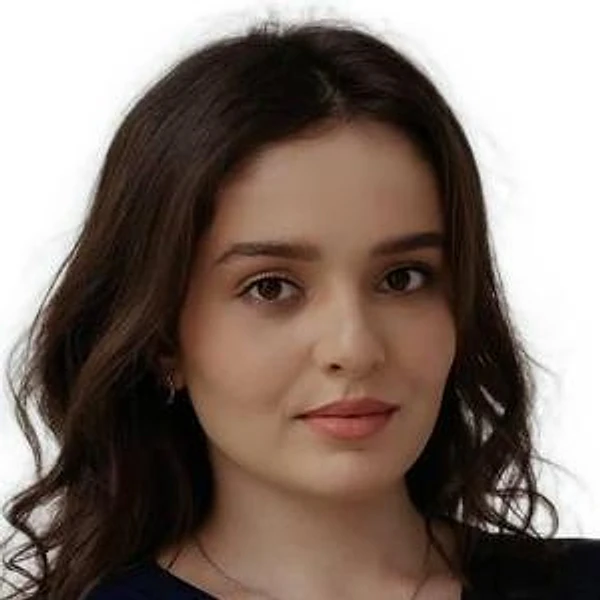 Чалдырян Регина Руслановна — Стоматолог, Адлер