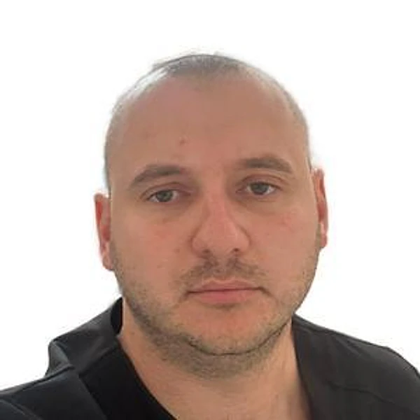 Абдурашидов Назим Нариманович — Стоматолог, п. Кировское