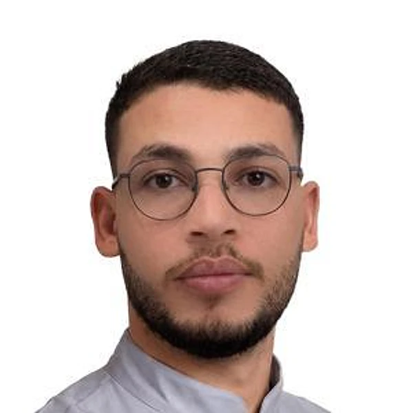 Раби Моамен Елсаед Хассан Йоссеф — Стоматолог, Красноярск