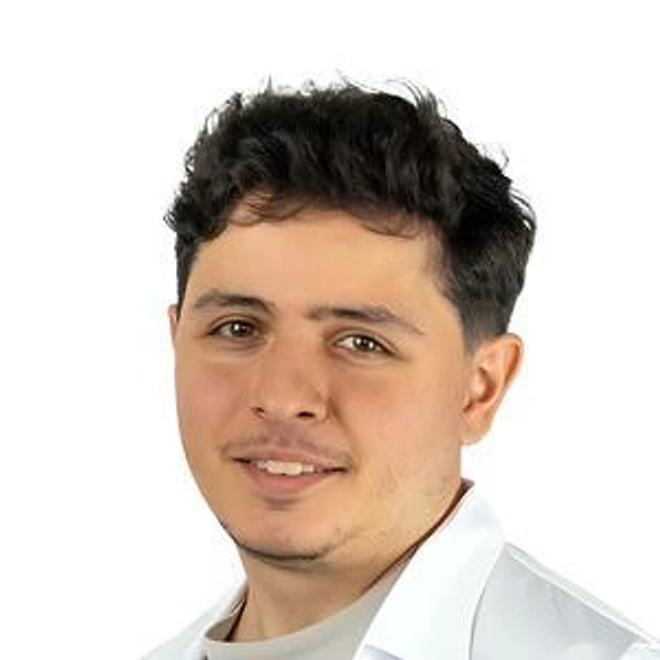 Навоян Эрик Артурович — Стоматолог-хирург, Москва