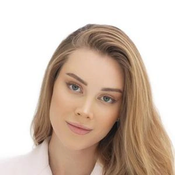 Новикова Полина Андреевна — Пластический хирург, Владивосток
