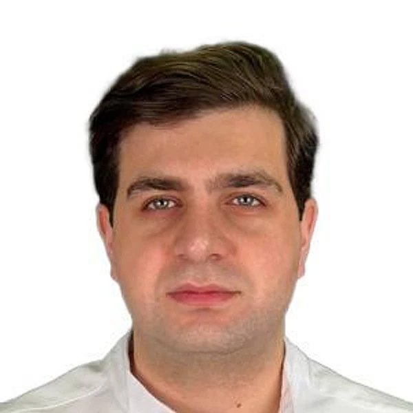 Саакян Арман Артурович — Пластический хирург, Москва