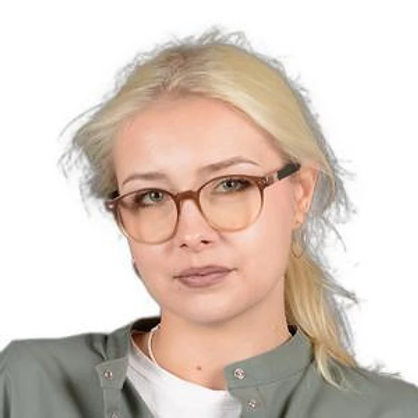 Гуляева Юлия Дмитриевна — Стоматолог, Стоматолог-имплантолог, Стоматолог-хирург, Санкт-Петербург
