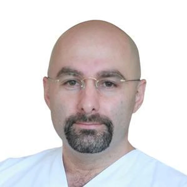 Кумахов Ратмир Борисович — Стоматолог-хирург, Нальчик