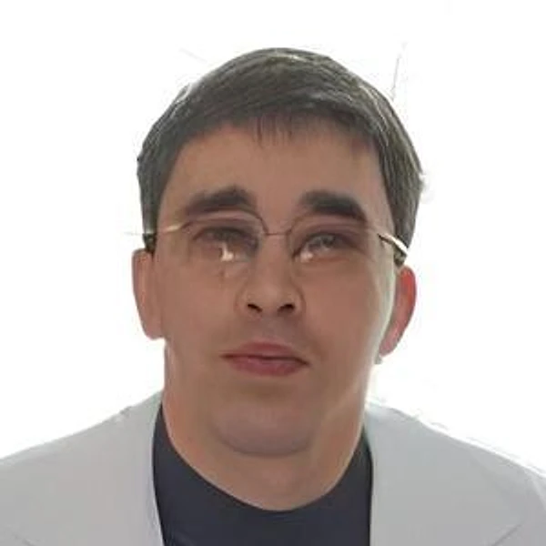 Новокрещенов Александр Вениаминович — Офтальмолог (окулист), Саратов