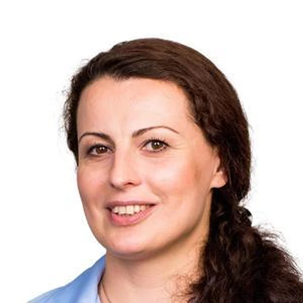 Маликова Юлия Евгеньевна — Стоматолог-хирург, Москва