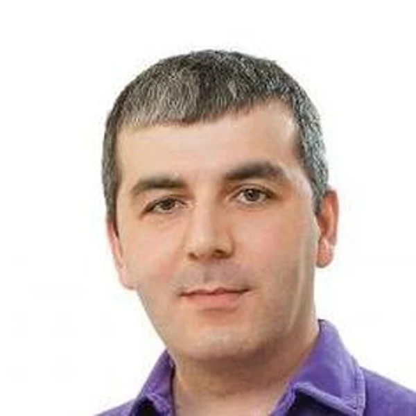 Увижев Сослан Олегович — Стоматолог-хирург, Москва