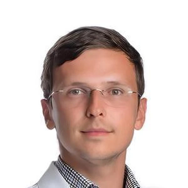 Шумов Кирилл Михайлович — Стоматолог-имплантолог, Пластический хирург, Стоматолог-хирург, Челюстно-лицевой хирург, Москва