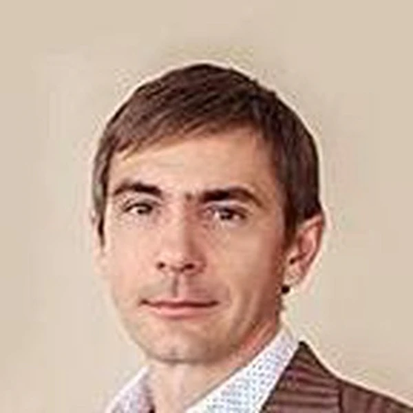 Поляев Василий Олегович — Пластический хирург, Саратов