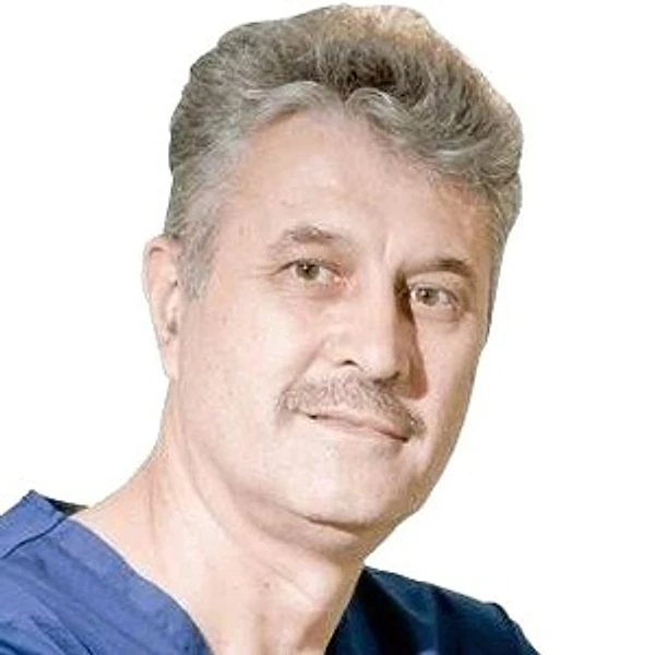 Смаилов Руслан Скендерович — Челюстно-лицевой хирург, Севастополь