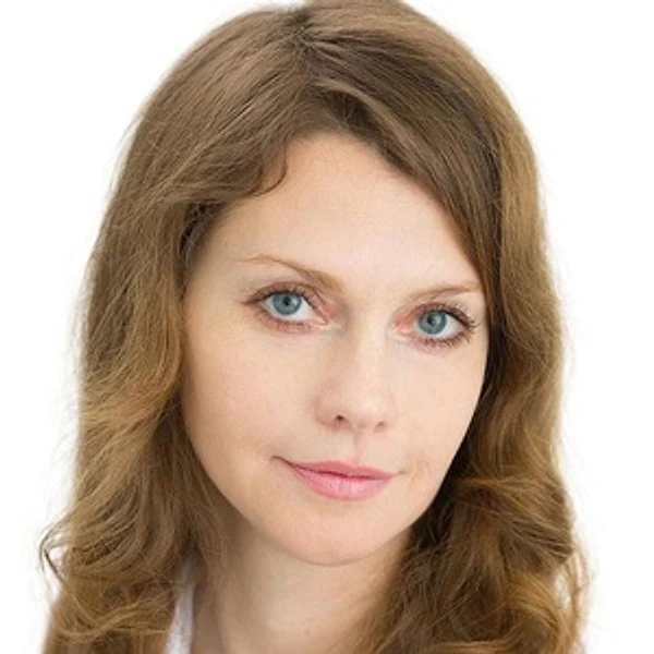 Озерова Юлия Евгеньевна — Стоматолог-имплантолог, Стоматолог-хирург, Екатеринбург