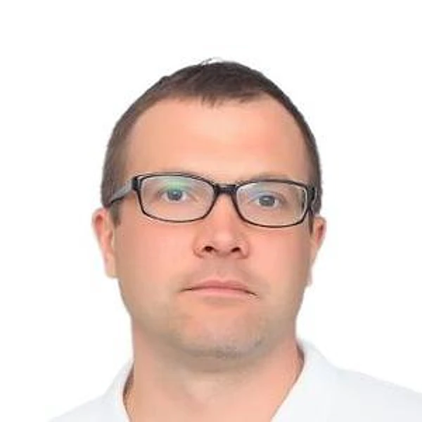 Иванов Илья Владимирович — Стоматолог-ортопед, Стоматолог-имплантолог, Стоматолог-хирург, Санкт-Петербург