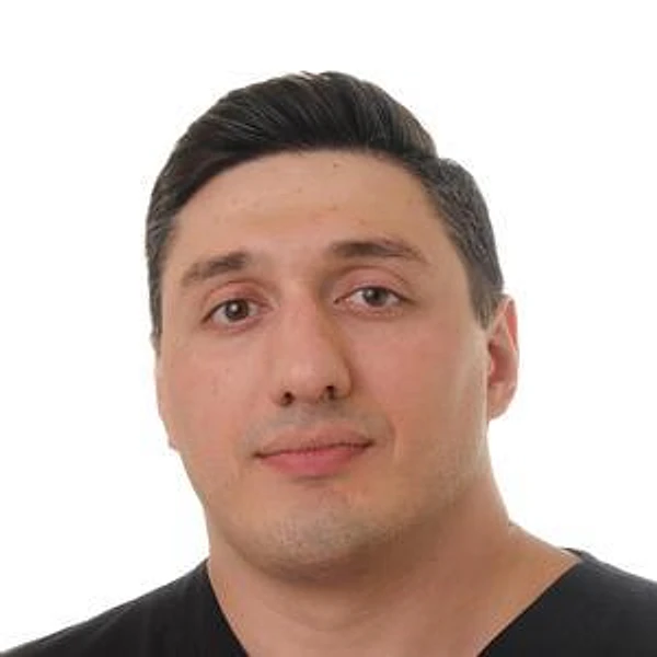 Хуриев Рамзес Русланович — Стоматолог-ортопед, Стоматолог-имплантолог, Стоматолог-хирург, Красногорск