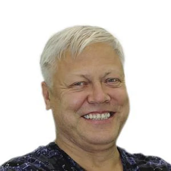 Туров Дмитрий Валентинович — Стоматолог-имплантолог, Стоматолог-хирург, Челюстно-лицевой хирург, Калининград