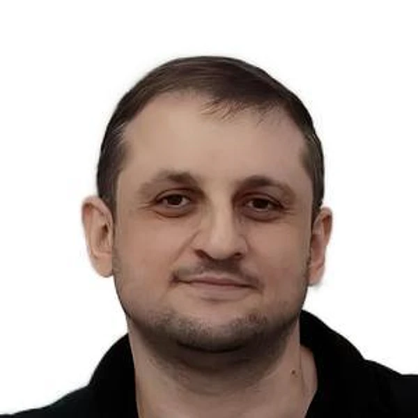 Арзуманян Эдуард Саркисович — Стоматолог, Стоматолог-имплантолог, Стоматолог-ортопед, Стоматолог-хирург, Кубинка