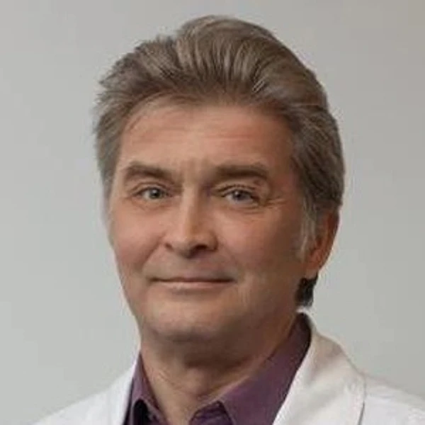 Савенков Игорь Юрьевич — Детский хирург, Архангельск