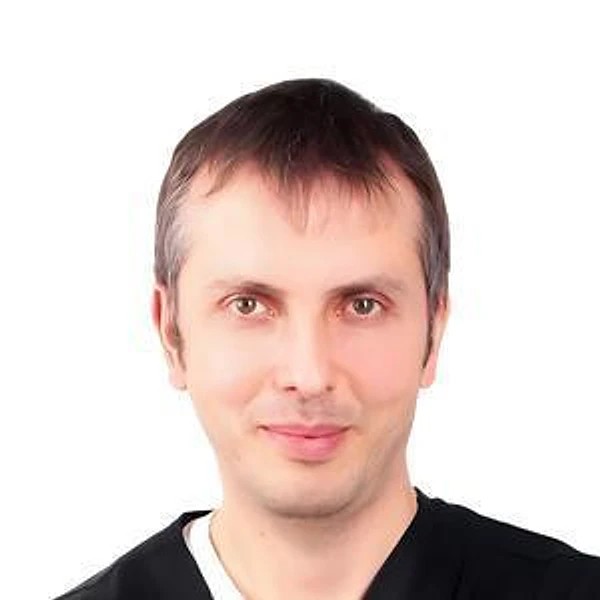 Петров Роман Сергеевич — Стоматолог-имплантолог, Стоматолог-ортопед, Стоматолог-хирург, Москва