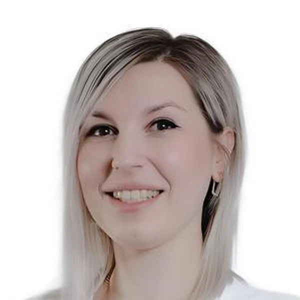 Хусаинова Илона Игоревна — Стоматолог-хирург, Пародонтолог, Стоматолог-имплантолог, Смоленск