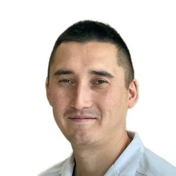 Бисекенов Руслан Салаватович — ЛОР, Владивосток