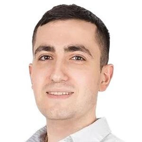 Петросьянц Армик Суренович — Стоматолог-хирург, Стоматолог-имплантолог, Стоматолог-ортопед, Томск