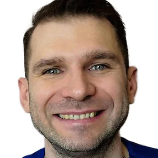 Шкуро Ян Александрович — Анестезиолог-реаниматолог, Сыктывкар
