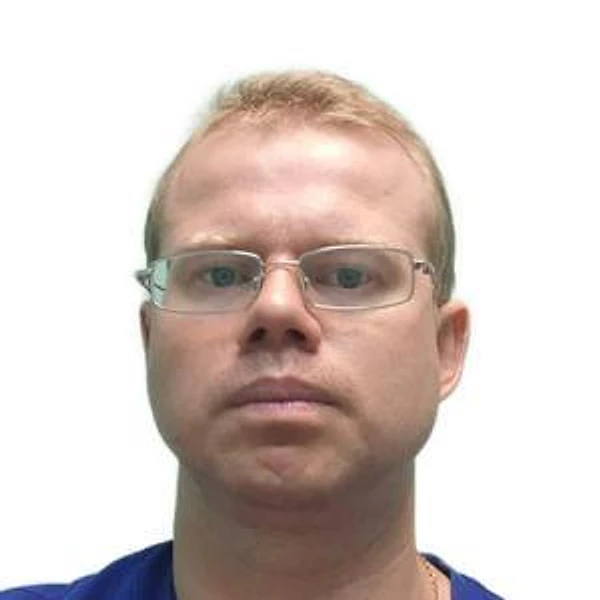 Аганин Кирилл Константинович — Стоматолог-имплантолог, Энгельс