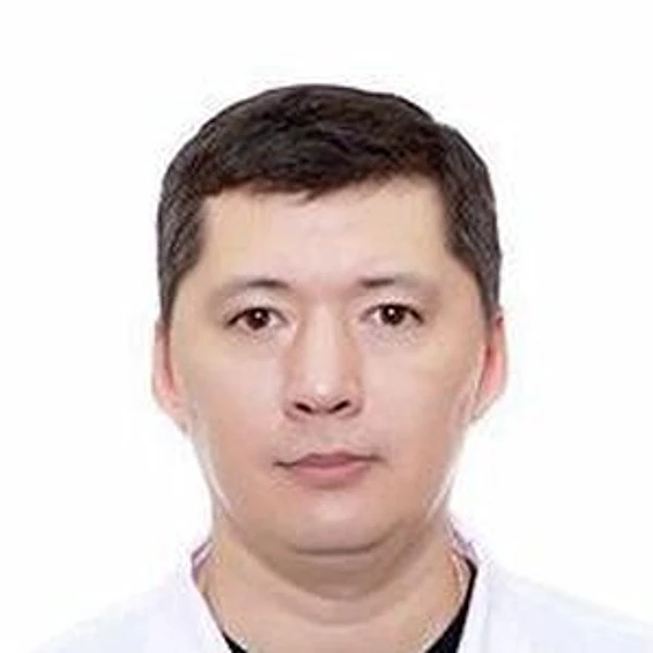 Югай Роман Эдуардович — Терапевт, Гастроэнтеролог, Ессентуки
