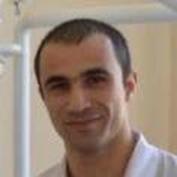 Шейранов Роман Игоревич — Стоматолог, Стоматолог-хирург, Челюстно-лицевой хирург, Ессентуки