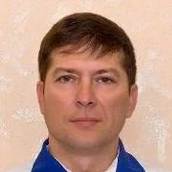 Насыбуллин Ренат Маратович — Стоматолог-хирург, Заинск