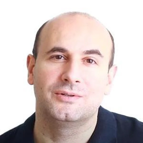 Мнацаканов Тигран Сергеевич — Стоматолог, Пародонтолог, Стоматолог-ортопед, Стоматолог-хирург, Сертолово