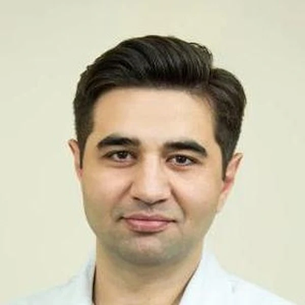 Микаелян Завен Рафикович — Стоматолог, Якутск