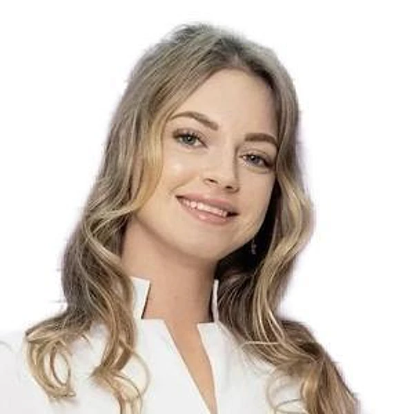 Новикова Алина Олеговна — Стоматолог, Стоматолог-ортопед, Стоматолог-эндодонтист, Гатчина