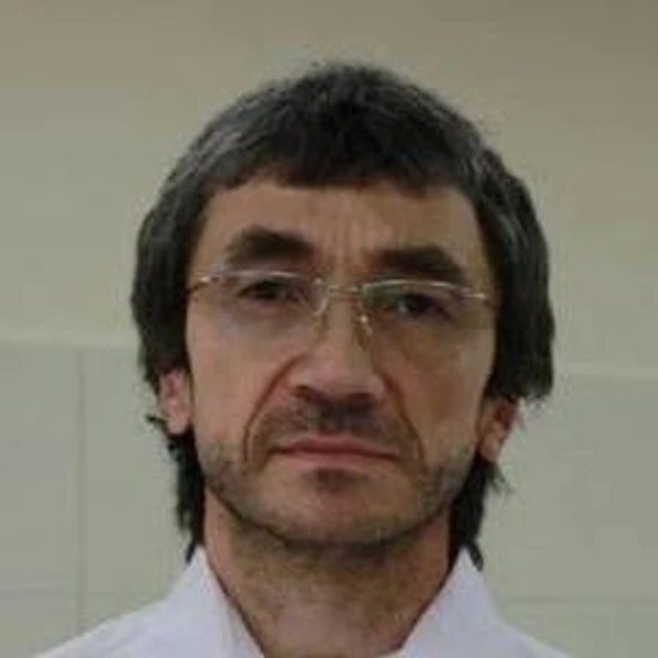 Иващенко Василий Анатольевич — Стоматолог, Красноярск