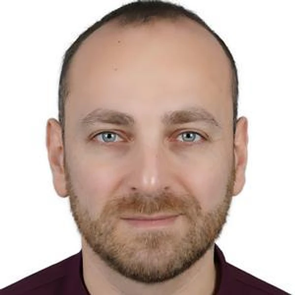 Карапетян Оганес Завенович — Стоматолог-хирург, Стоматолог-имплантолог, Санкт-Петербург