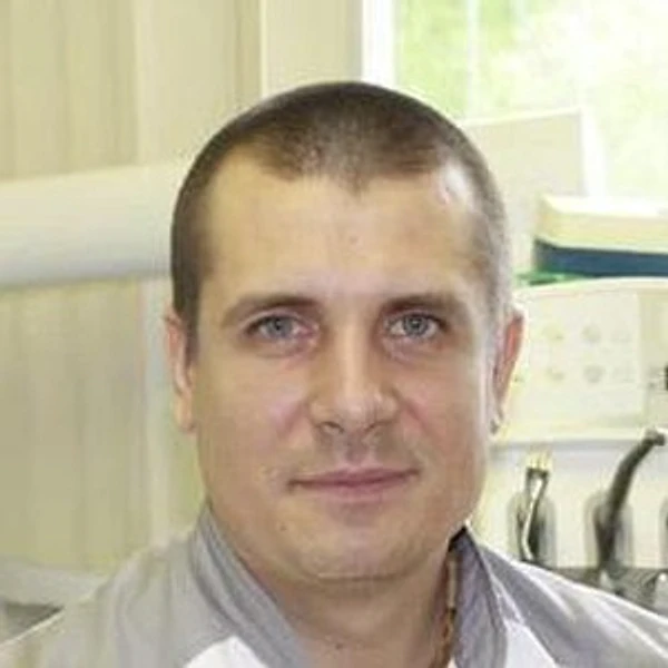 Рыбась Александр Владимирович — Стоматолог-ортопед, Киров